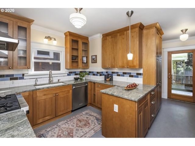 1833 Ne 48TH Ave, Portland, OR 97213