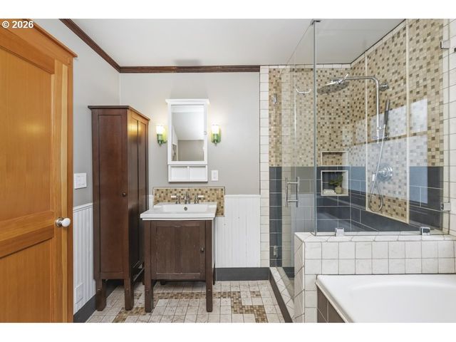 1833 Ne 48TH Ave, Portland, OR 97213