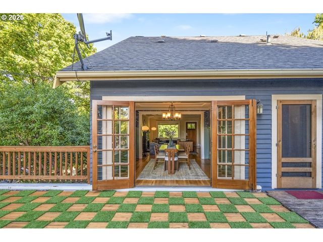 1833 Ne 48TH Ave, Portland, OR 97213