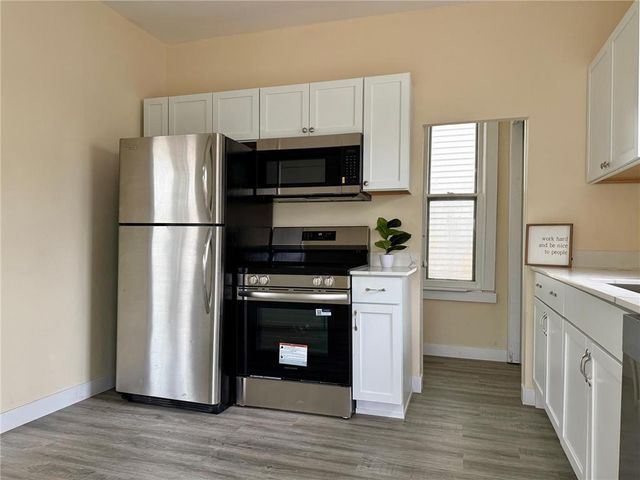 869 Lawson Avenue E, Saint Paul, MN 55106