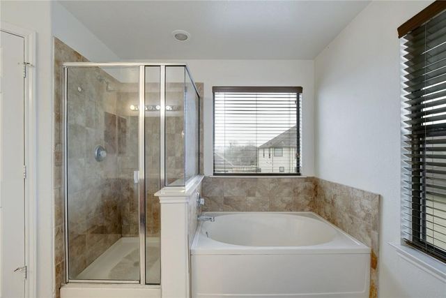 356 Matthews LN, Kyle, TX 78640
