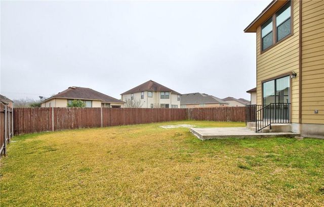 356 Matthews LN, Kyle, TX 78640