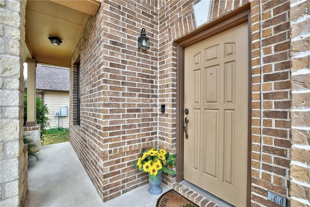 356 Matthews LN, Kyle, TX 78640