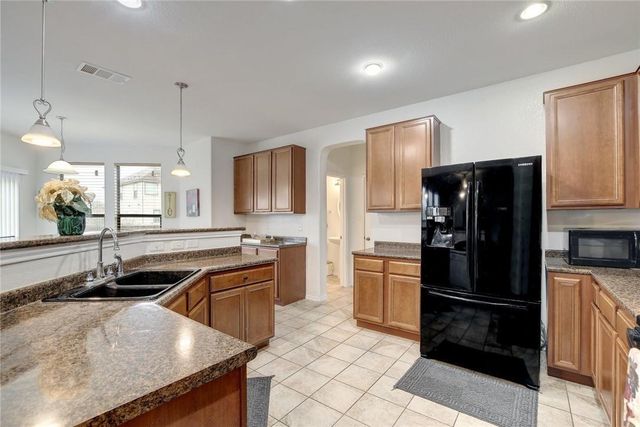 356 Matthews LN, Kyle, TX 78640