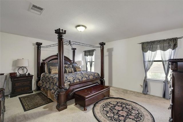 356 Matthews LN, Kyle, TX 78640