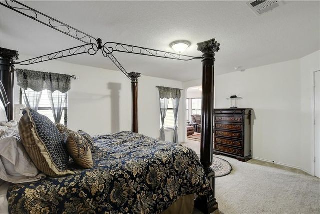 356 Matthews LN, Kyle, TX 78640
