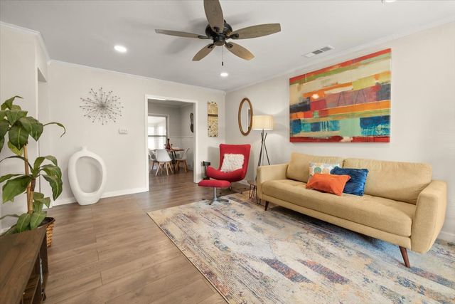 609 Norwood Drive, Hurst, TX 76053