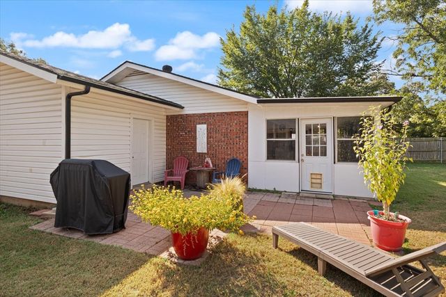 609 Norwood Drive, Hurst, TX 76053