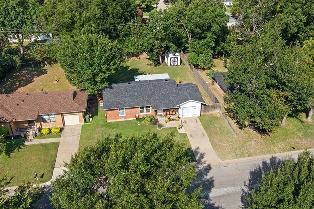 609 Norwood Drive, Hurst, TX 76053