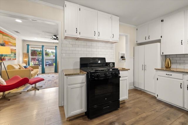 609 Norwood Drive, Hurst, TX 76053