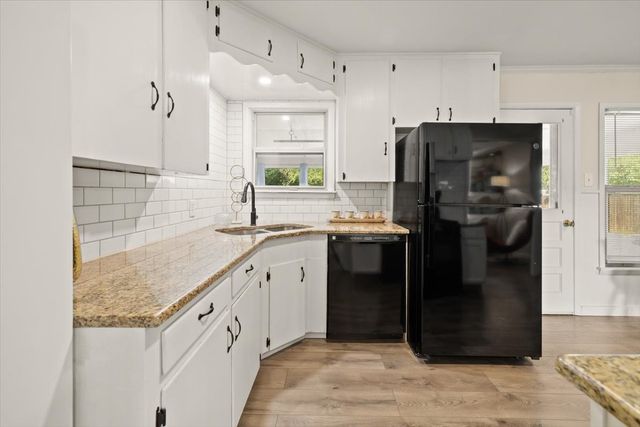 609 Norwood Drive, Hurst, TX 76053