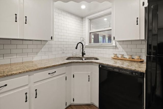 609 Norwood Drive, Hurst, TX 76053