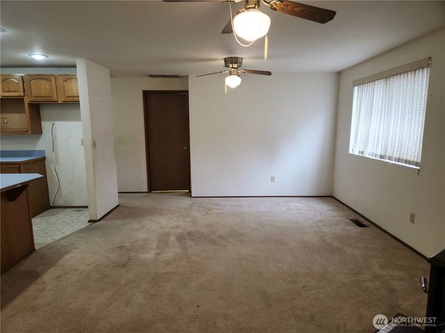 28718 207th Avenue SE, Kent, WA 98042