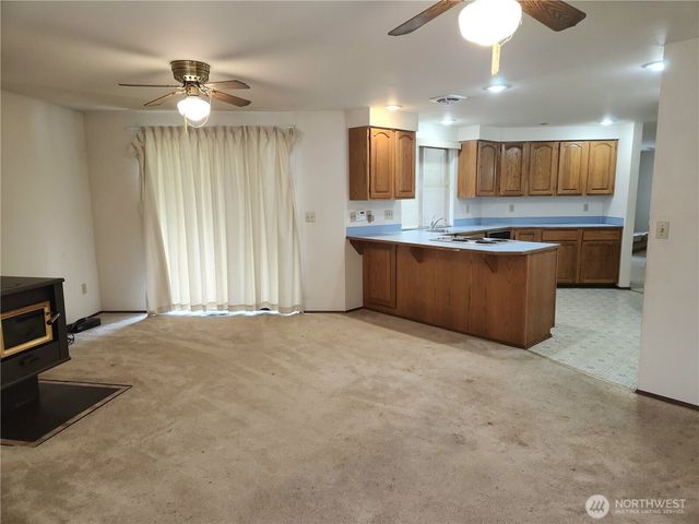 28718 207th Avenue SE, Kent, WA 98042