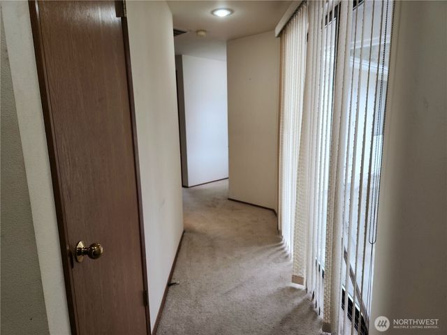 28718 207th Avenue SE, Kent, WA 98042