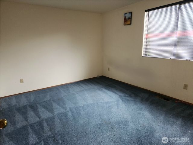 28718 207th Avenue SE, Kent, WA 98042