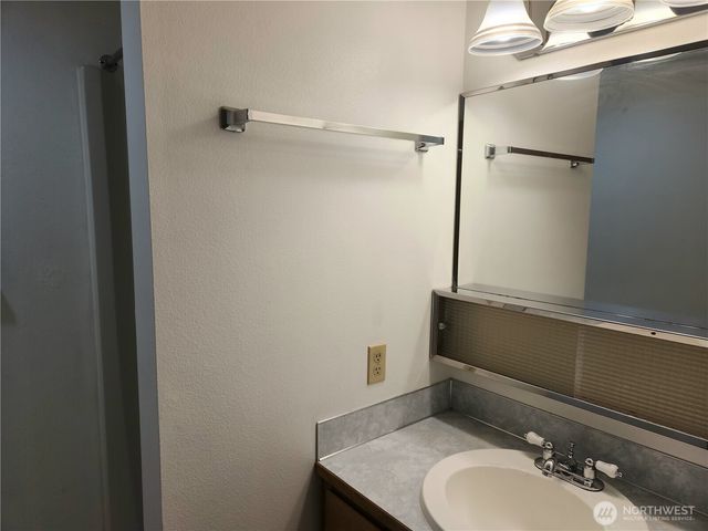 28718 207th Avenue SE, Kent, WA 98042