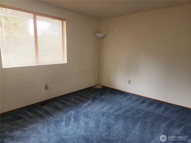 28718 207th Avenue SE, Kent, WA 98042