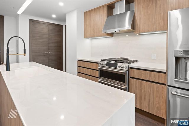 8701 Churchill Road 506, North Bergen, NJ 07047