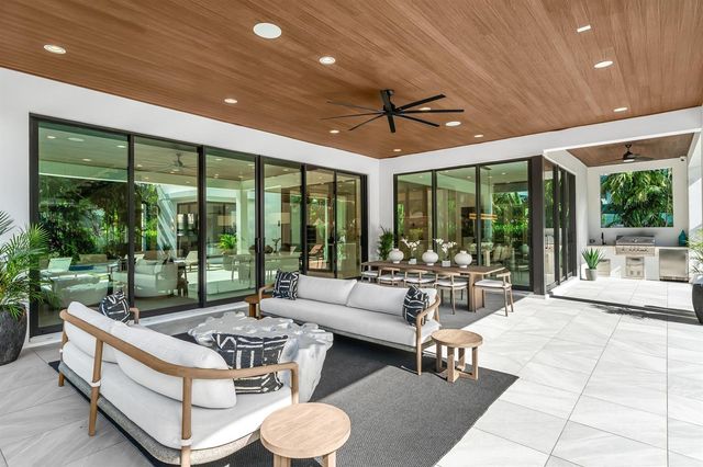 400 NE 4th Street, Boca Raton, FL 33432