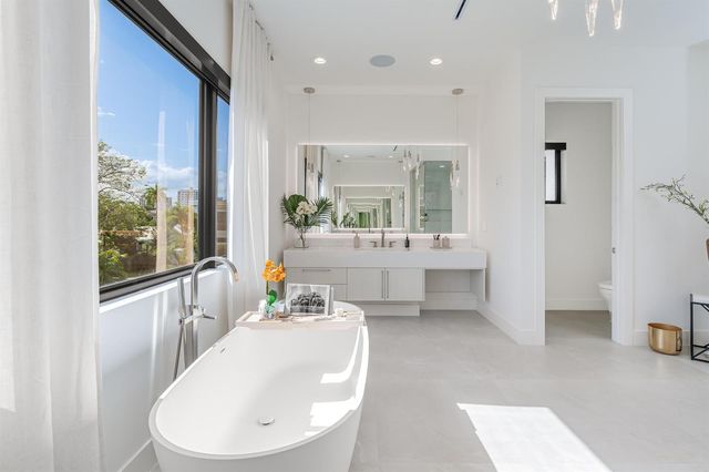 400 NE 4th Street, Boca Raton, FL 33432