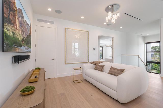 400 NE 4th Street, Boca Raton, FL 33432