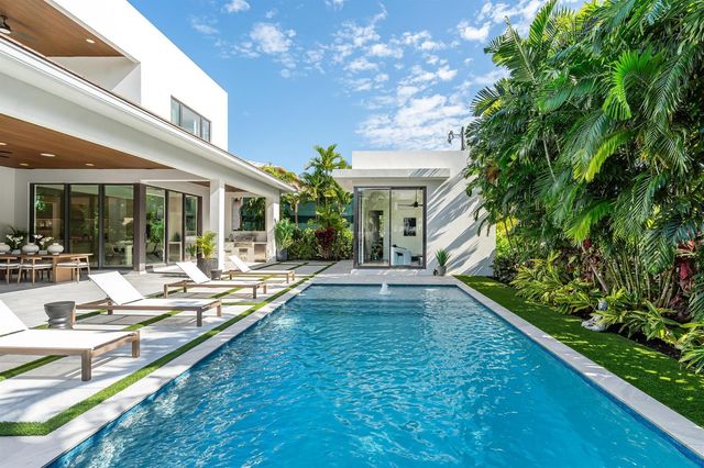 400 NE 4th Street, Boca Raton, FL 33432