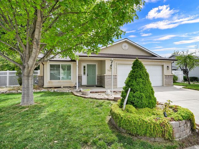 7422 S SHAY LN, South Weber, UT 84405