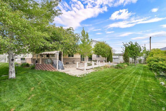 7422 S SHAY LN, South Weber, UT 84405