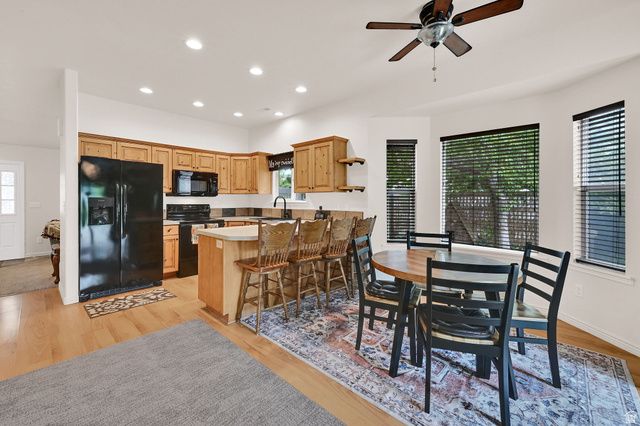 7422 S SHAY LN, South Weber, UT 84405