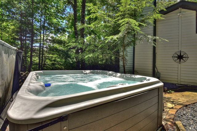 92 Cherry Lake Drive, Blue Ridge, GA 30513