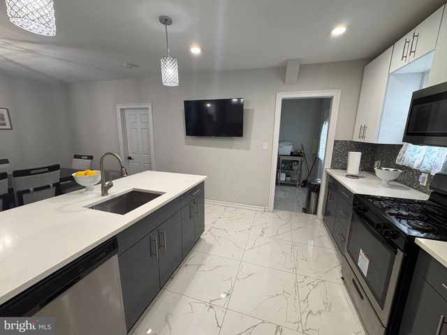 2711 QUAKERBRIDGE RD, Hamilton Township, NJ 08619