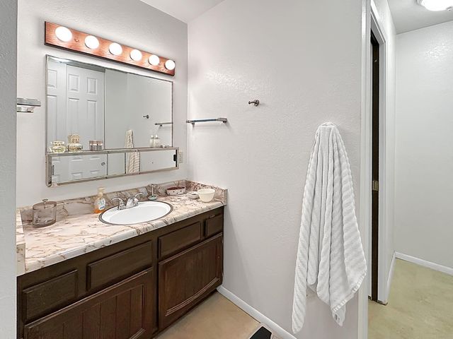 13608 Day Rd, Grass Valley, CA 95945