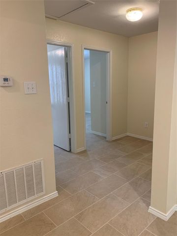 2207 Terrell Drive, Grand Prairie, TX 75052