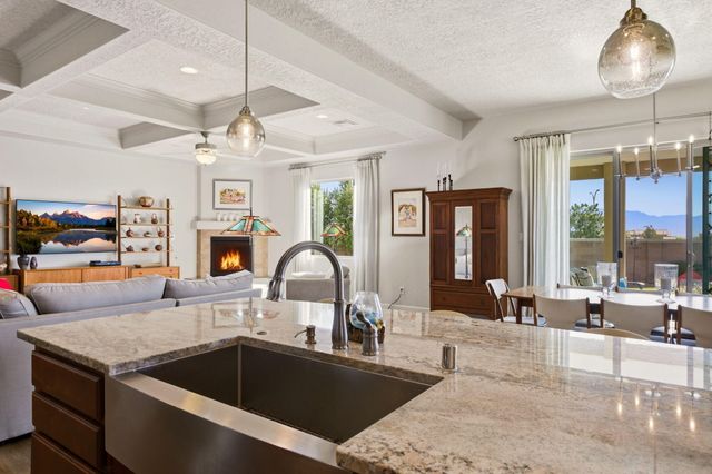 7200 Valle Jardin Lane NW, Albuquerque, NM 87114
