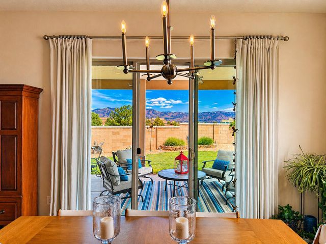 7200 Valle Jardin Lane NW, Albuquerque, NM 87114
