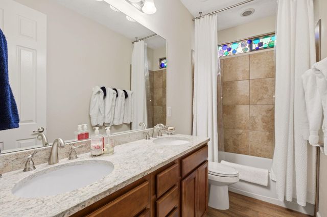7200 Valle Jardin Lane NW, Albuquerque, NM 87114