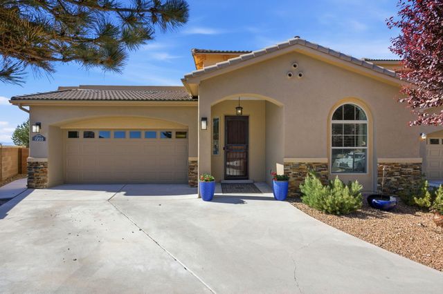 7200 Valle Jardin Lane NW, Albuquerque, NM 87114