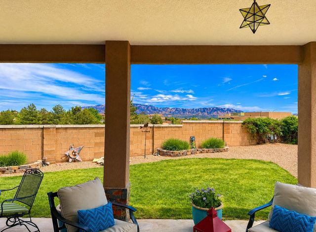 7200 Valle Jardin Lane NW, Albuquerque, NM 87114