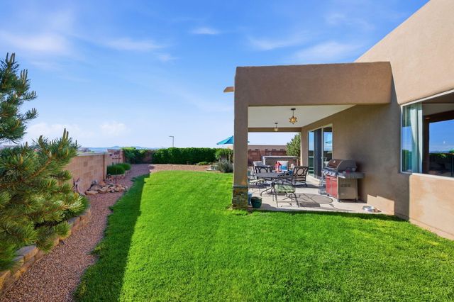 7200 Valle Jardin Lane NW, Albuquerque, NM 87114