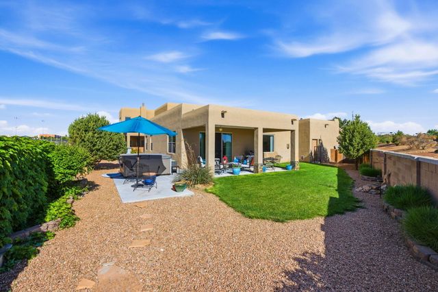 7200 Valle Jardin Lane NW, Albuquerque, NM 87114