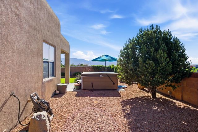 7200 Valle Jardin Lane NW, Albuquerque, NM 87114