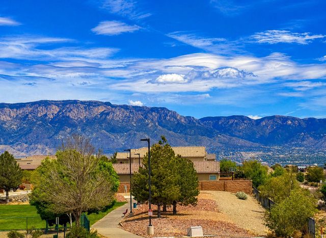 7200 Valle Jardin Lane NW, Albuquerque, NM 87114