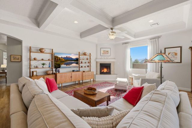 7200 Valle Jardin Lane NW, Albuquerque, NM 87114