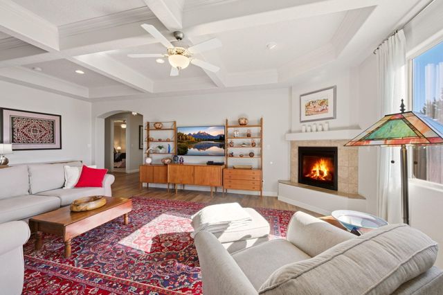 7200 Valle Jardin Lane NW, Albuquerque, NM 87114