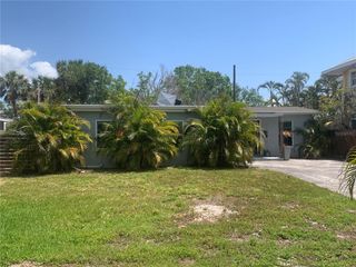 3927 HUNTINGTON STREET NE, St Petersburg, FL 33703