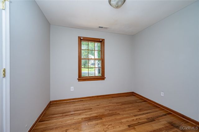 10216 Greglynn Rd, North Chesterfield, VA 23236
