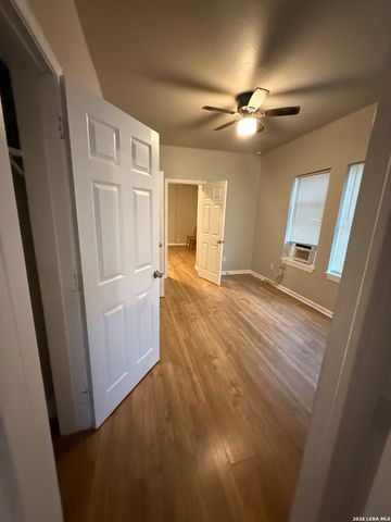 1306 mesquite, San Antonio, TX 78210