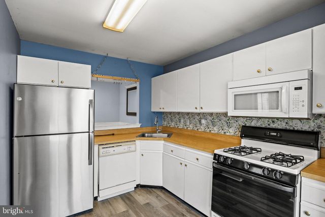 440 ATLANTA CT, Sewell, NJ 08080