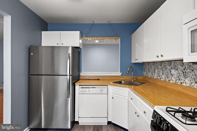 440 ATLANTA CT, Sewell, NJ 08080